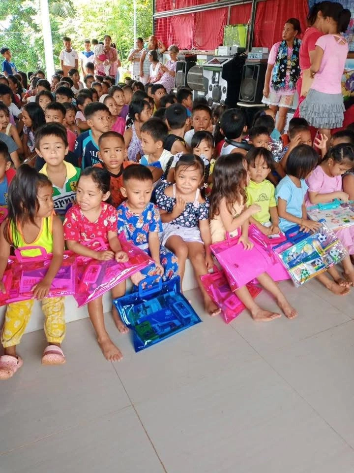 Filipino public school children